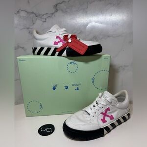 Off-White Low Vulcanized Canvas Sneakers. Size 37. With Box.